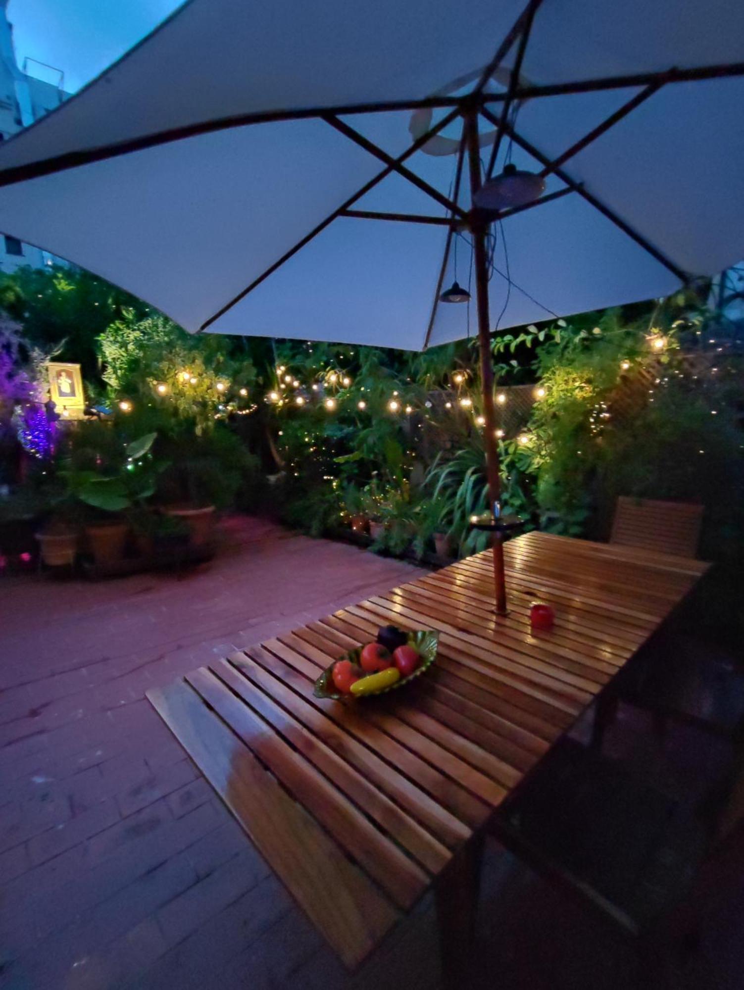 Jardin Secreto En El Centro De 2 Luxury tent Barcelona